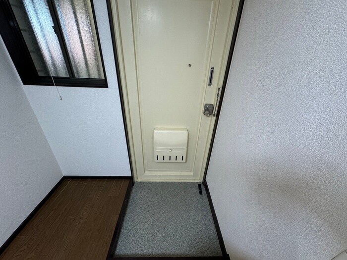 物件内観写真15　(玄関)