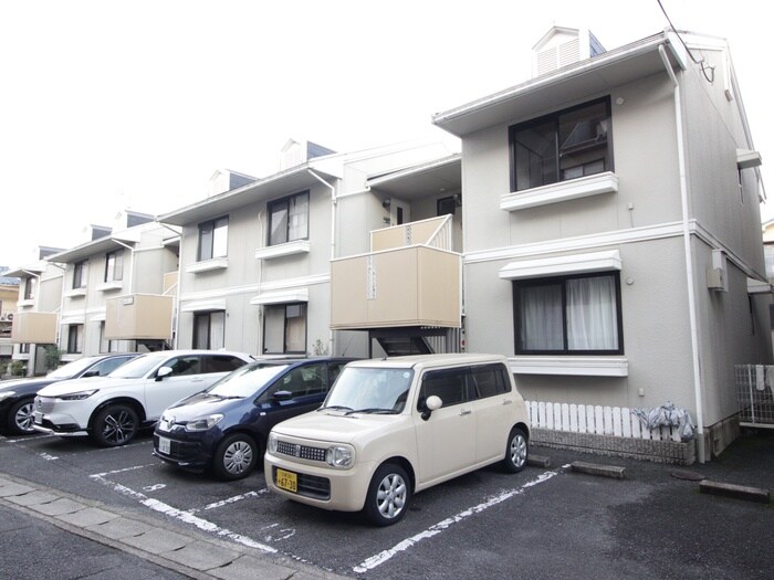 物件外観写真4　(エントランス部分)