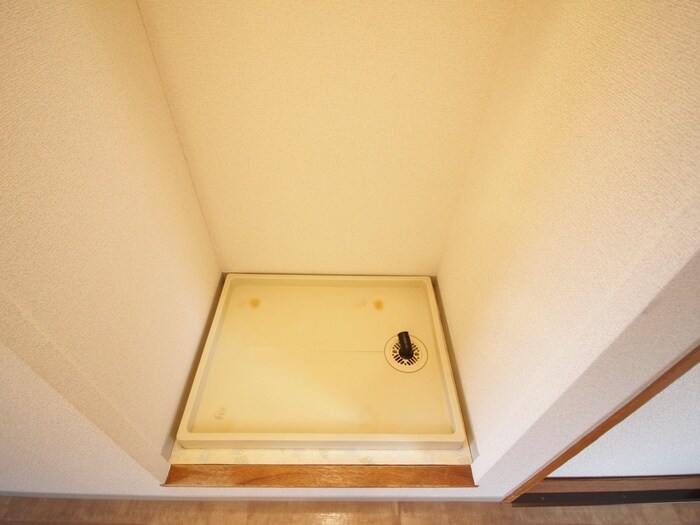 物件内観写真12　(洗濯機置場)