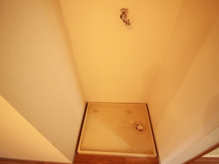 物件内観写真12　(洗濯機置場)