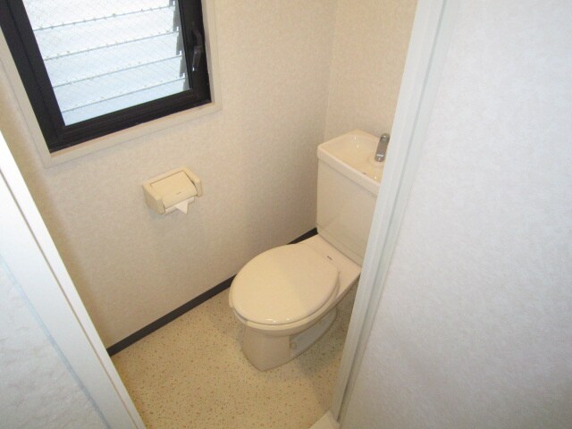 物件内観写真14　(トイレ)