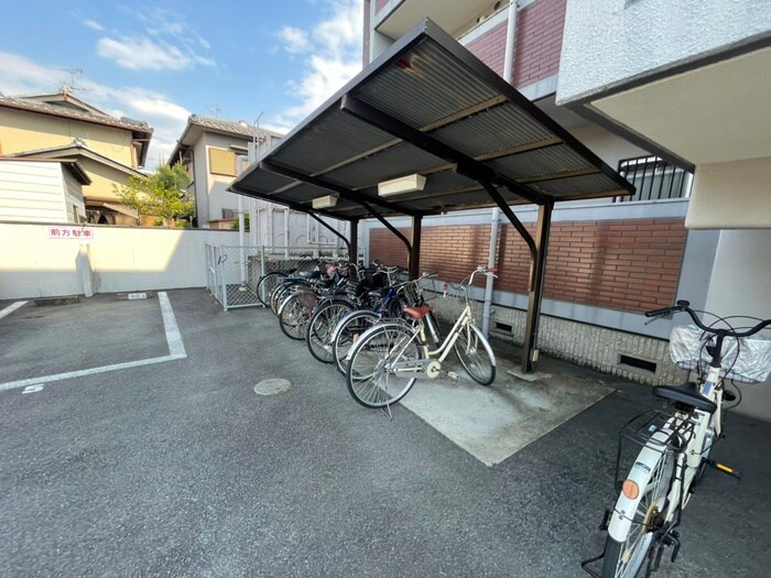 物件外観写真5　(駐輪場)