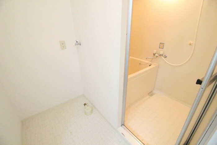 物件内観写真11　(洗濯機置場)