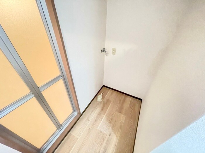 物件内観写真17　(洗濯機置場)