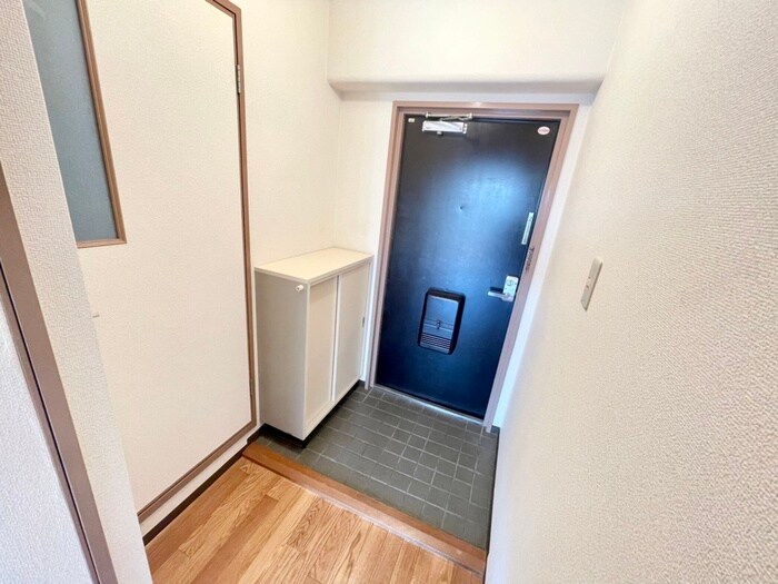 物件内観写真18　(玄関)
