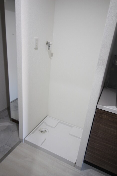 物件内観写真9　(洗濯機置場)