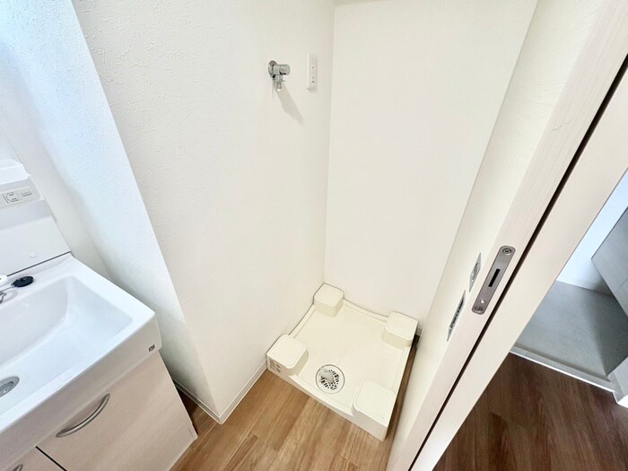 物件内観写真12　(洗濯機置場)