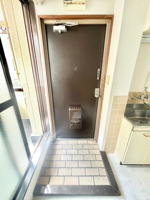 物件内観写真19　(玄関)