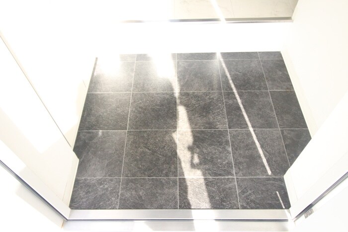 物件内観写真19　(玄関)