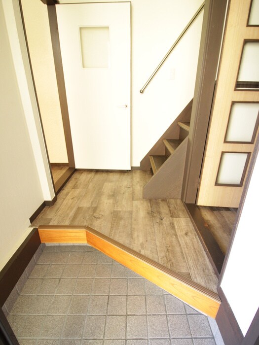 物件内観写真17　(玄関)