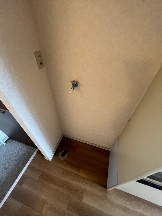 物件内観写真16　(洗濯機置場)