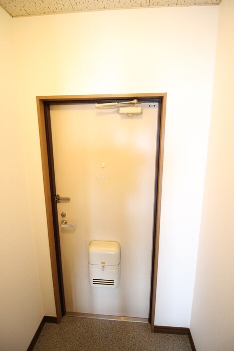 物件内観写真7　(玄関)