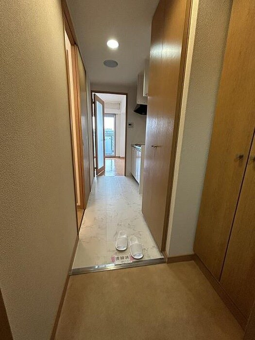 物件内観写真7　(玄関)