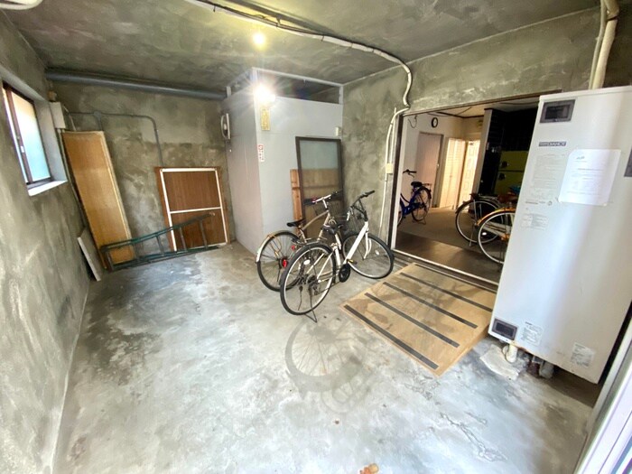 物件外観写真3　(駐輪場)