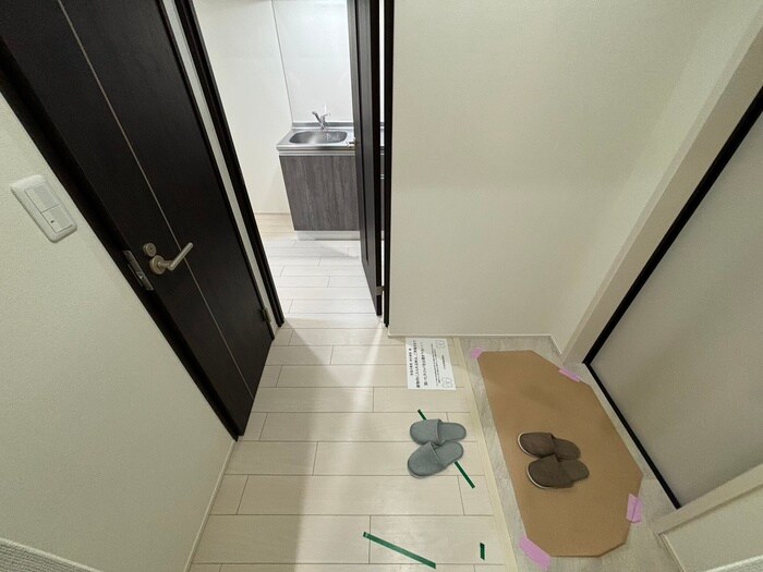 物件内観写真7　(玄関)