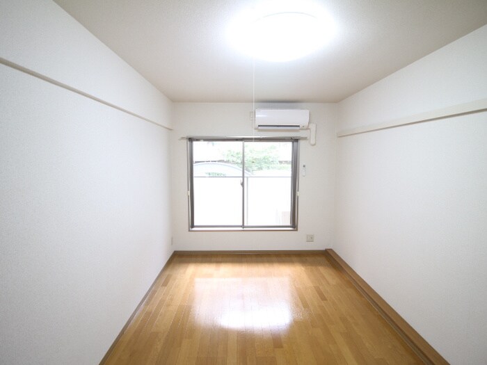 物件内観写真11　(居室)