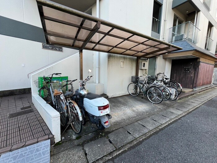 物件外観写真3　(駐輪場)