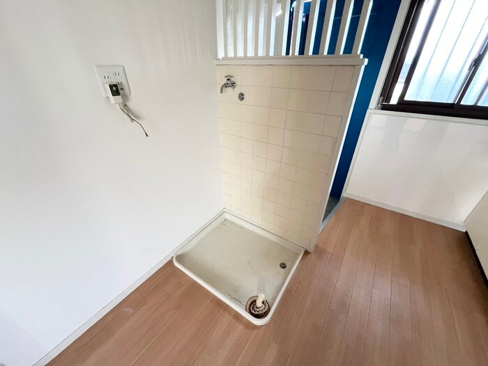 物件内観写真18　(洗濯機置場)
