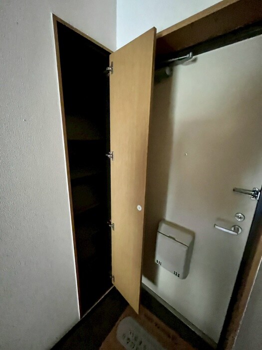 物件内観写真13　(玄関)