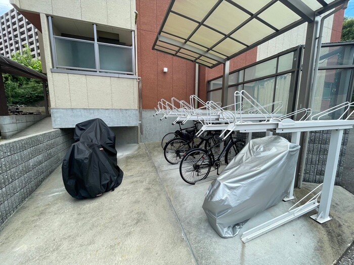 物件外観写真3　(駐輪場)