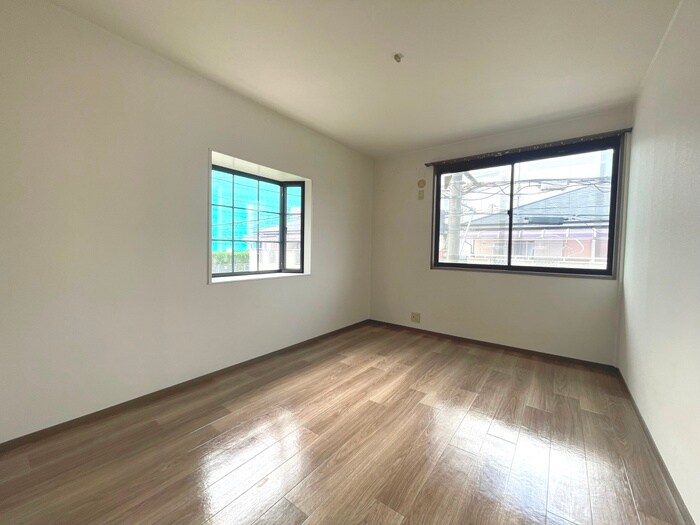 物件内観写真8　(居室)