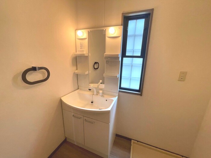 物件内観写真13　(洗面)