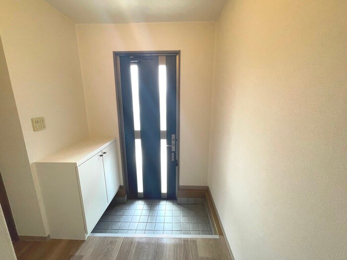 物件内観写真18　(玄関)