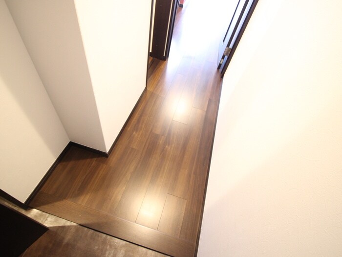 物件内観写真11　(玄関)