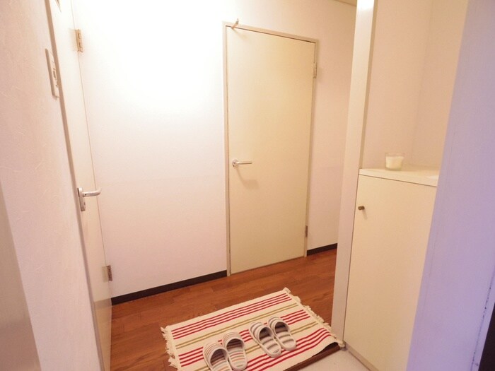 物件内観写真17　(玄関)
