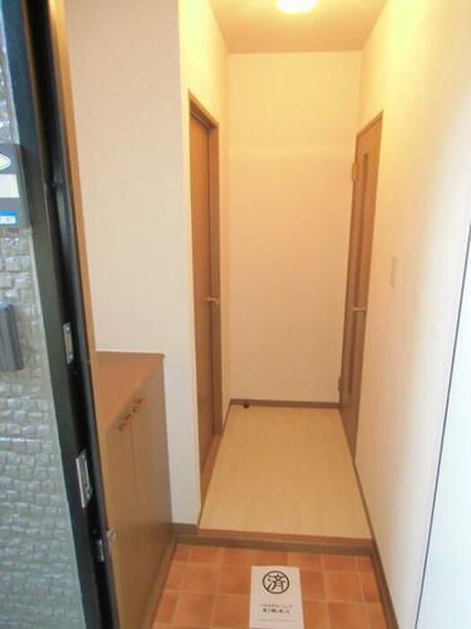 物件内観写真18　(玄関)