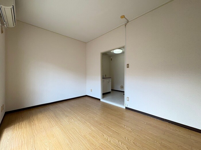 コーポ太秦の居室