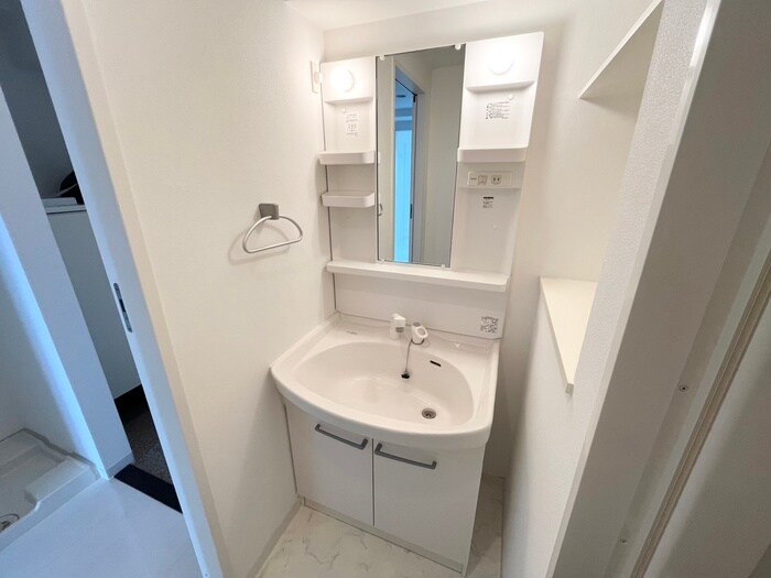 物件内観写真9　(洗面)