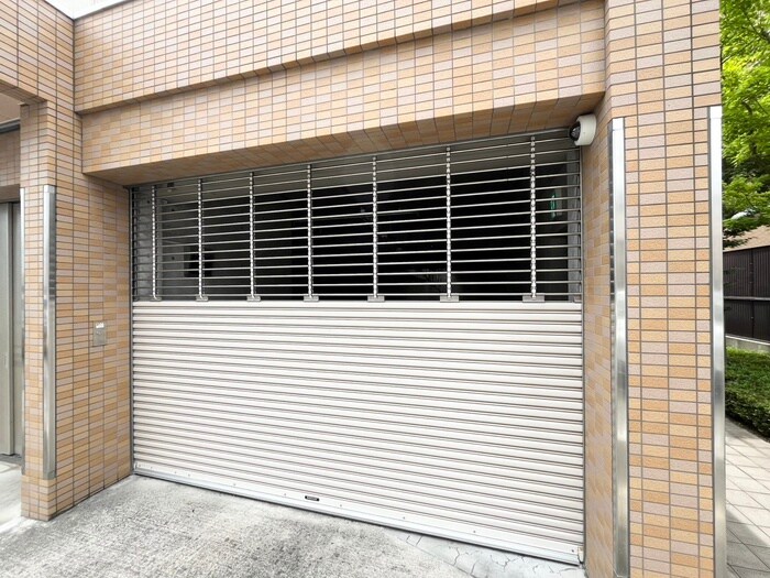 物件外観写真4　(駐車場)