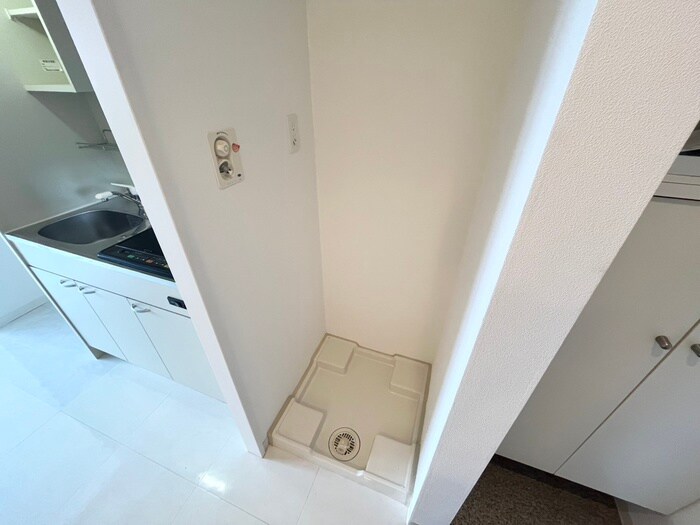 物件内観写真11　(洗濯機置場)