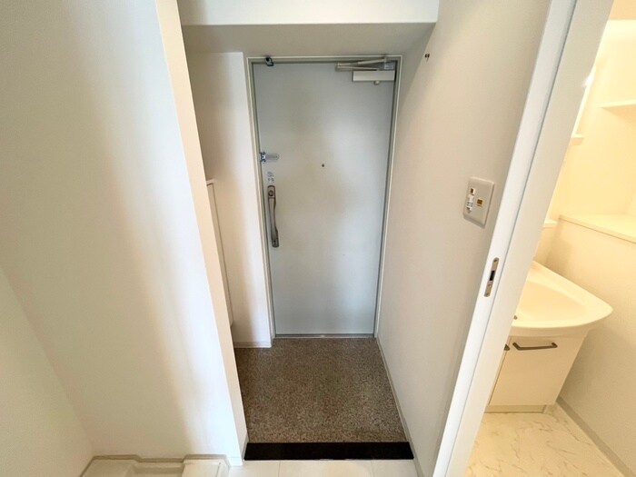 物件内観写真18　(玄関)