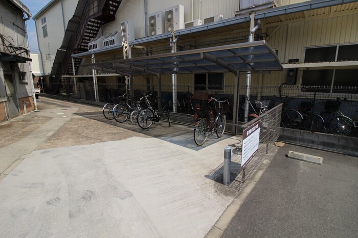 物件外観写真5　(駐輪場)