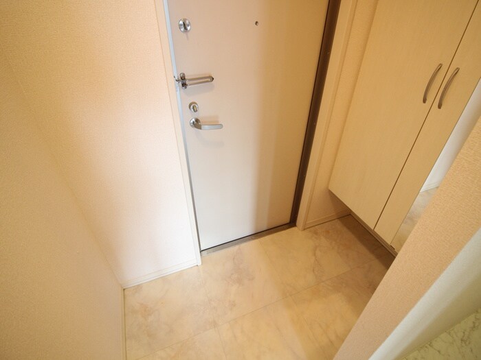 物件内観写真15　(玄関)