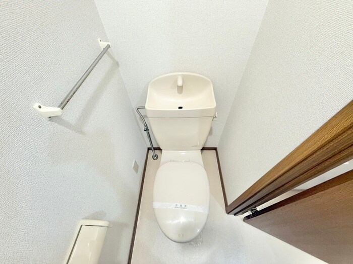 物件内観写真14　(トイレ)