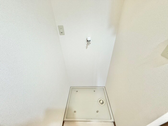 物件内観写真15　(洗濯機置場)