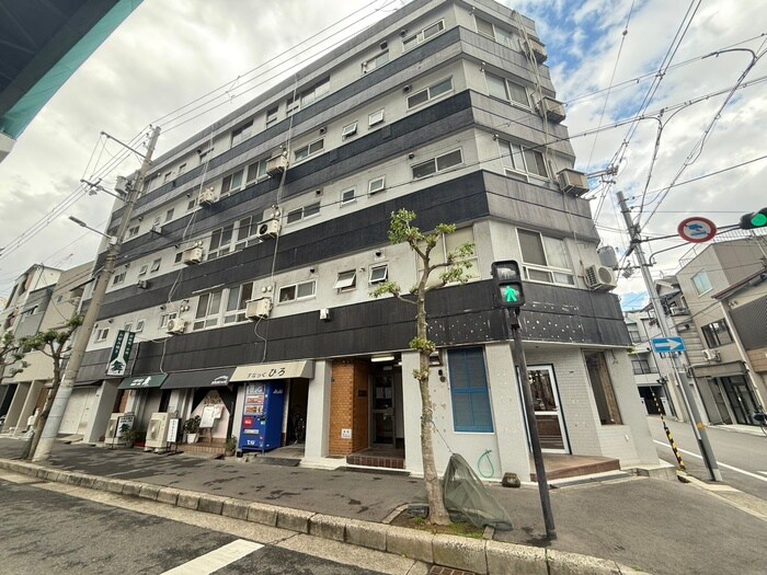 日建ハイツの物件外観写真