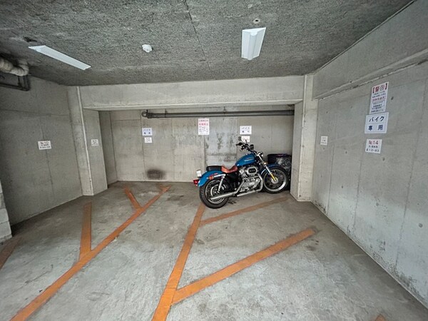 バイク置き場
