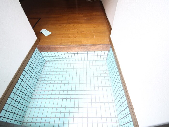 物件内観写真18　(玄関)