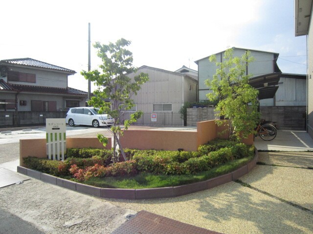 物件外観写真2　(駐車場)