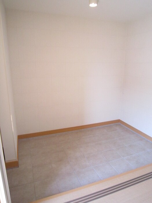 物件内観写真16　(玄関)