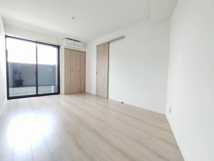 物件内観写真8　(居室)