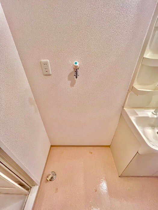 物件内観写真14　(洗濯機置場)