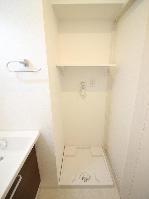 物件内観写真13　(洗濯機置場)