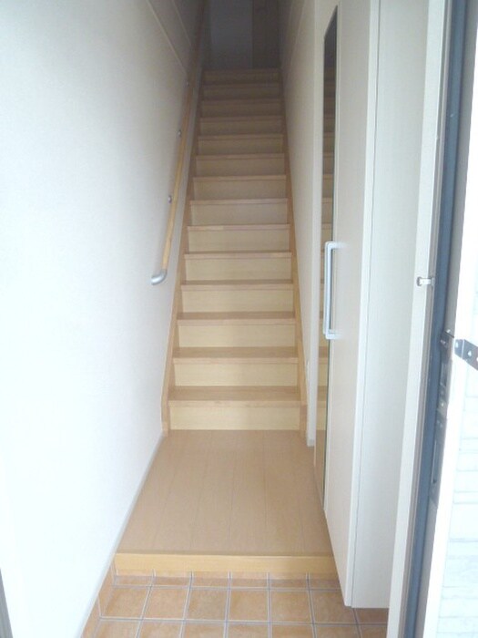 物件内観写真15　(玄関)