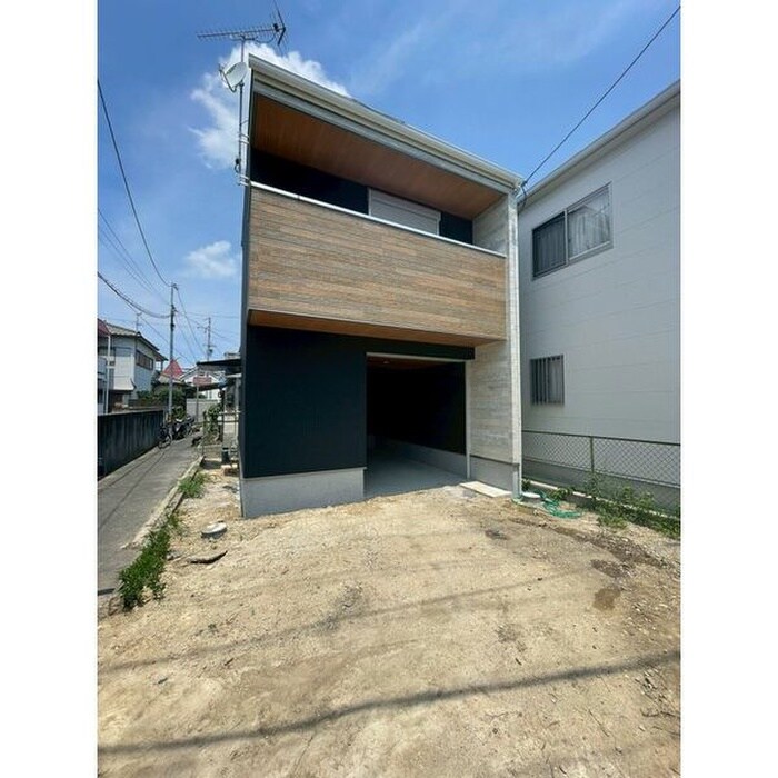 物件外観写真1　(建築中)