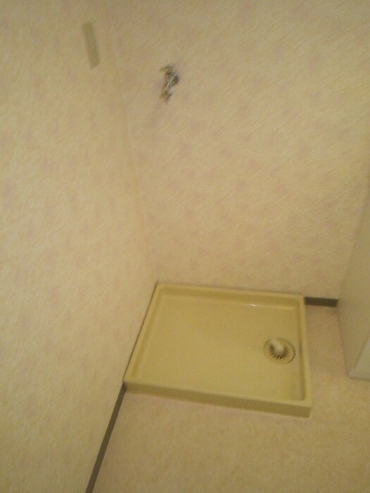 物件内観写真18　(洗濯機置場)